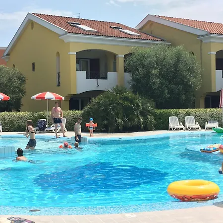 Villaggio Borgo Dell'ulivo 비비오네