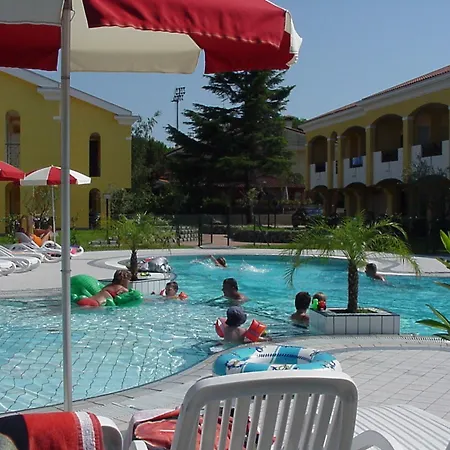 Villaggio Borgo Dell'ulivo 비비오네