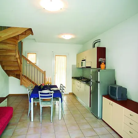 Villaggio Borgo Dell'ulivo *