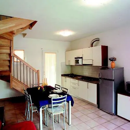 아파트 Villaggio Borgo Dell'ulivo 비비오네