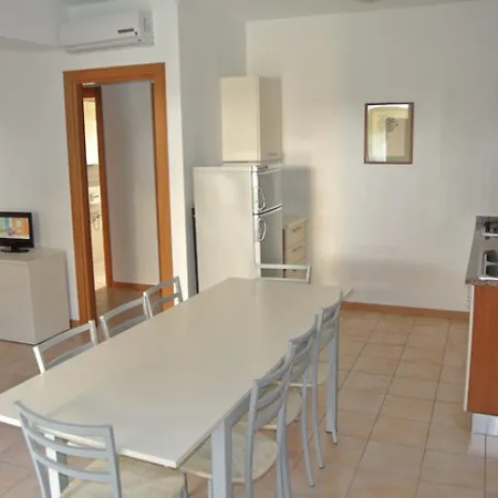 Villaggio Borgo Dell'ulivo 아파트 *