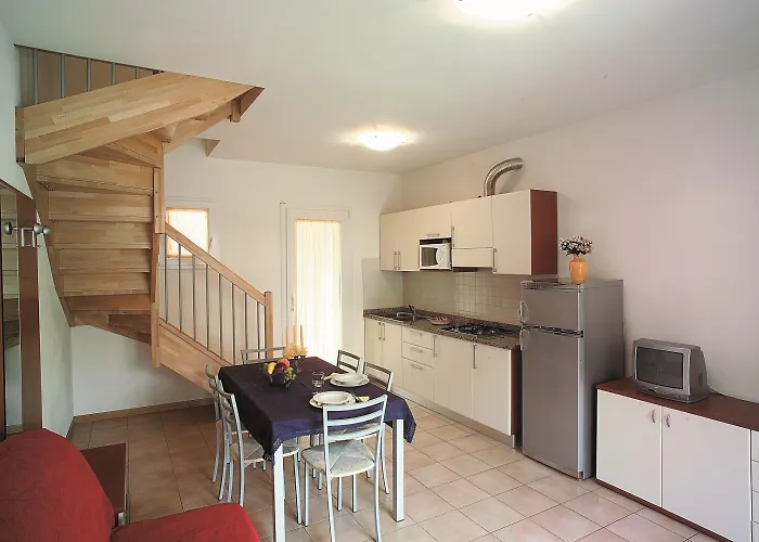 Villaggio Borgo Dell'ulivo *